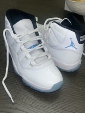 Jordan 11 Retro Legend Blue